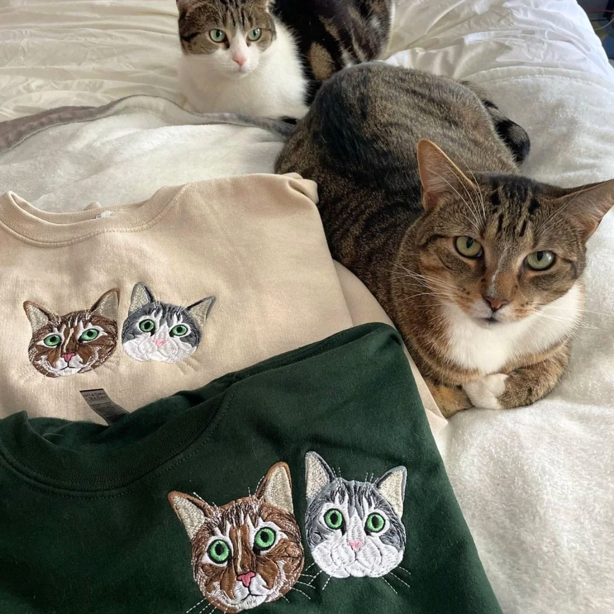 Pet Cat Lover’s Essentials: Sweatshirt & Tote Bag Pair